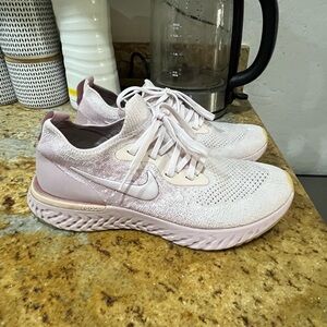 Nike epic react size 8